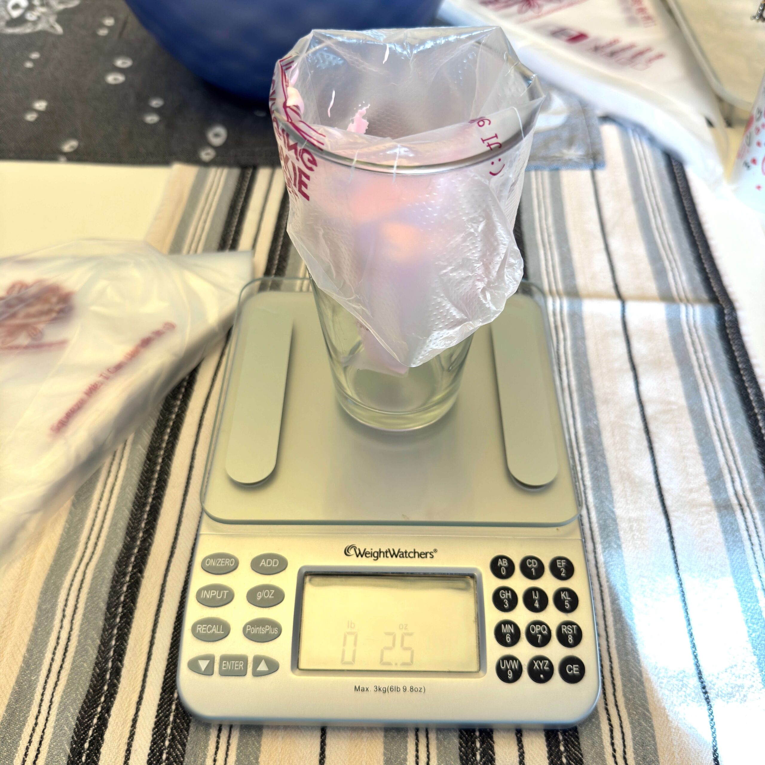 Measuring Icing on Food Scale