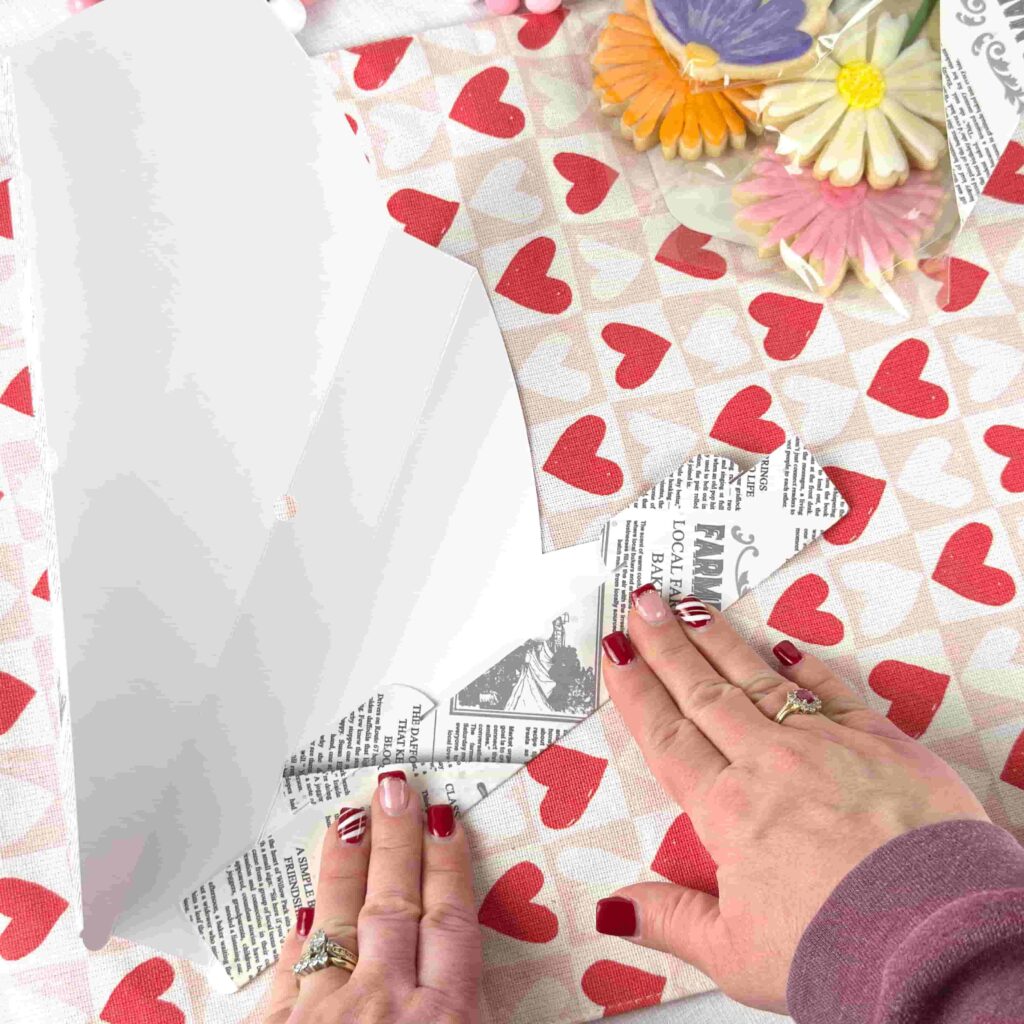 Creasing a Cookie Flower Box