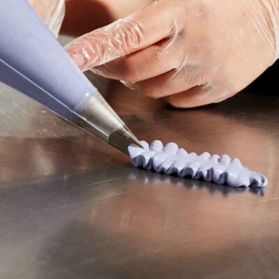 353 medium leaf metal piping tip